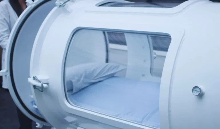 Hyperbaric oxygen therapy helps the body recover naturally